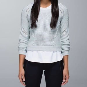 Lululemon Be Present pullover knit sweater. 💙